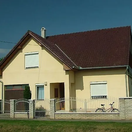 Appartement Boezsi