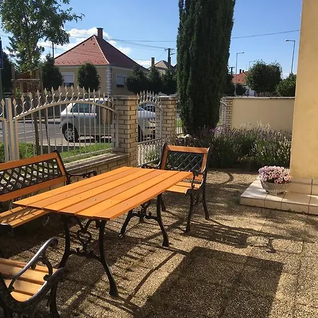 Boezsi Appartement *